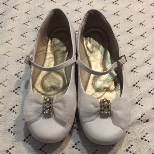 Pampili - White Shoes with Bow and Crystals